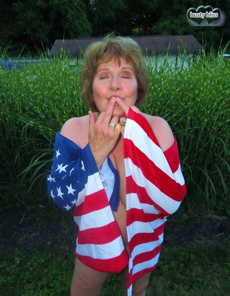 TAC Amateurs invite you to explore a free pictures with Busty Bliss exhibit amazing form